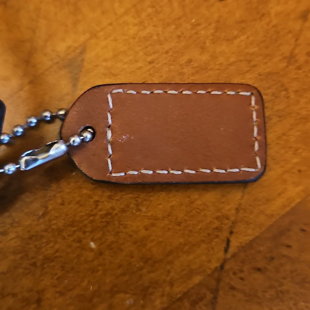 COACH | BLACK LEATHER WRISTLET